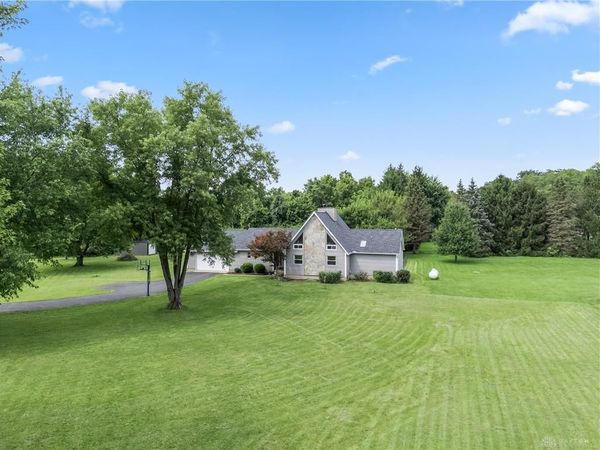 7040 Frederick Pike Pike, Vandalia, OH 45414