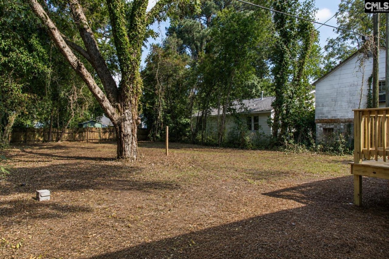 404 S Walker Street  Photo 24