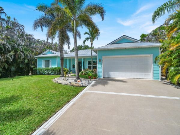 1870 NE VICTORIAN Lane, Jensen Beach, FL 34957