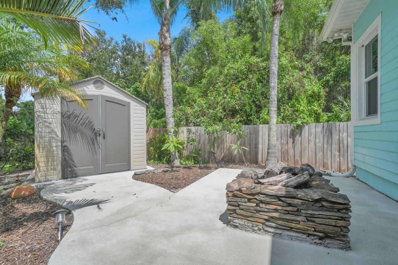 1870 NE Victorian Lane, Jensen Beach, FL 34957 Photo