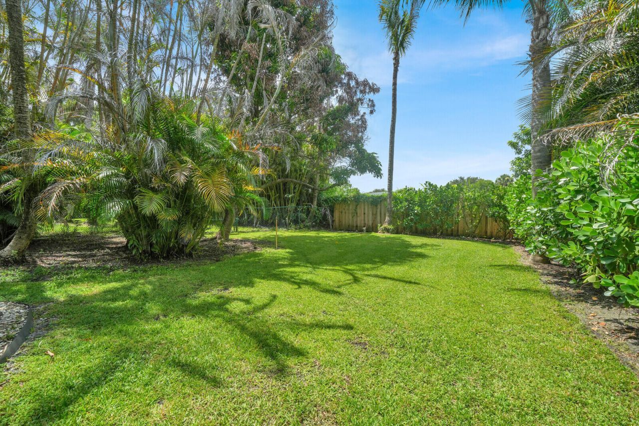 1870 NE Victorian Lane, Jensen Beach, FL 34957 Photo