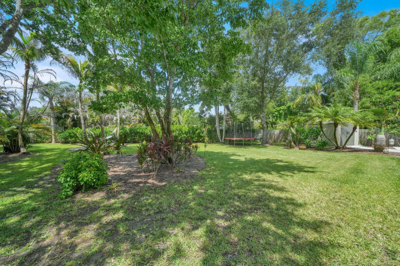 1870 NE Victorian Lane, Jensen Beach, FL 34957 Photo