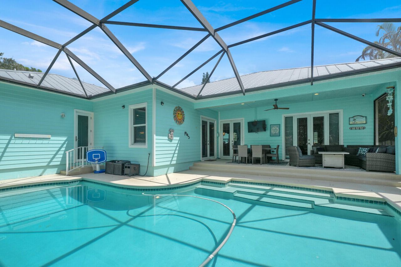1870 NE Victorian Lane, Jensen Beach, FL 34957 Photo