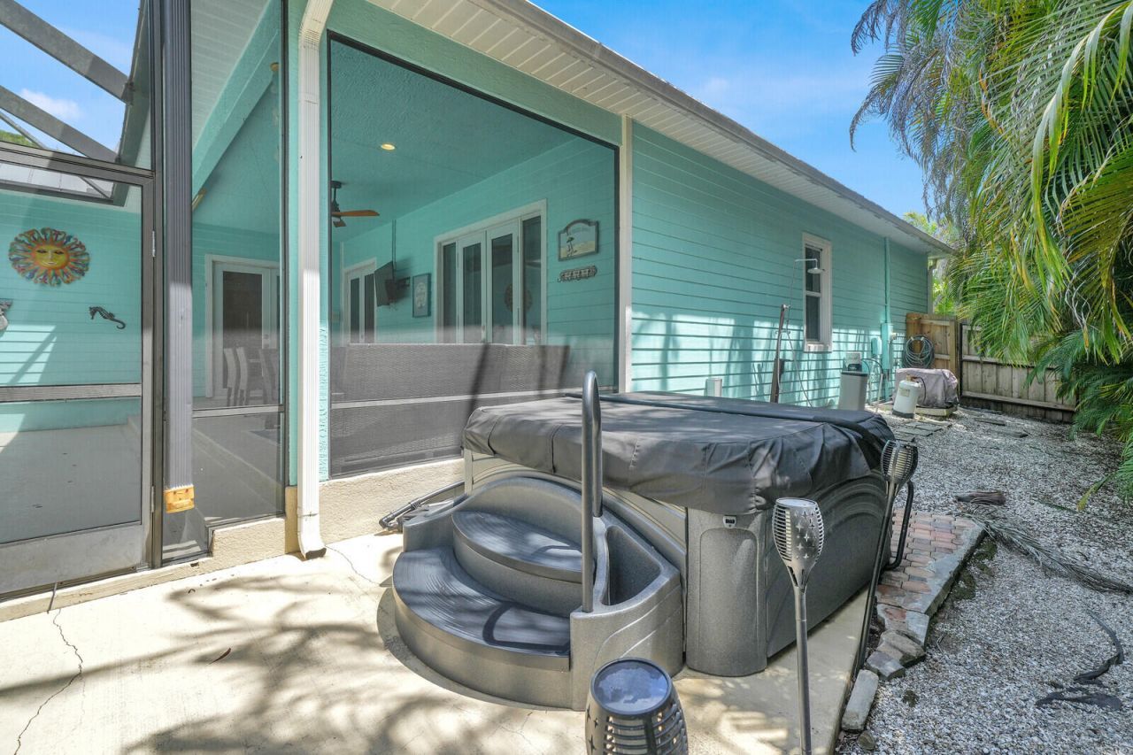 1870 NE Victorian Lane, Jensen Beach, FL 34957 Photo