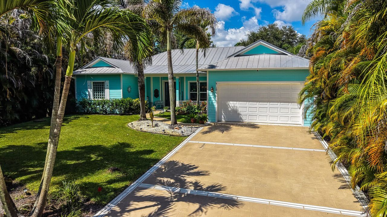 1870 NE Victorian Lane, Jensen Beach, FL 34957 Photo