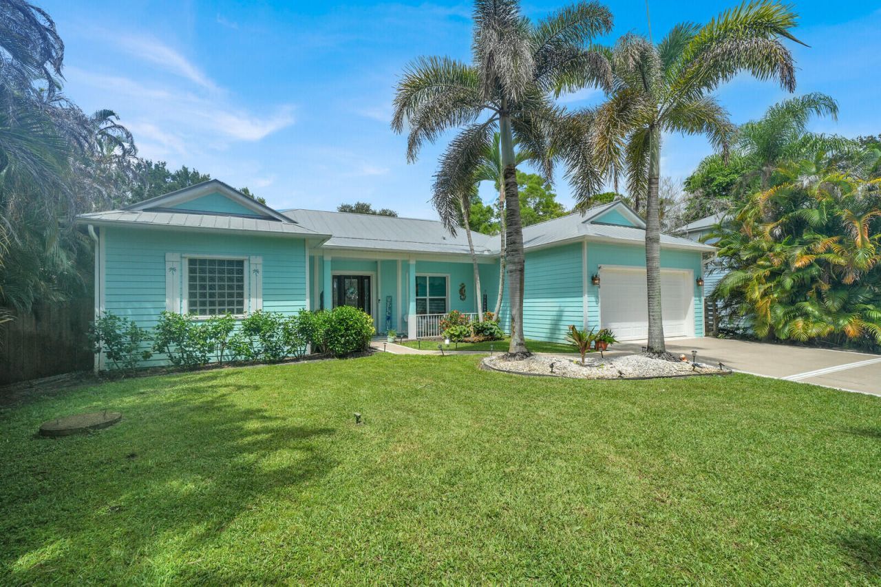 1870 NE Victorian Lane, Jensen Beach, FL 34957 Photo