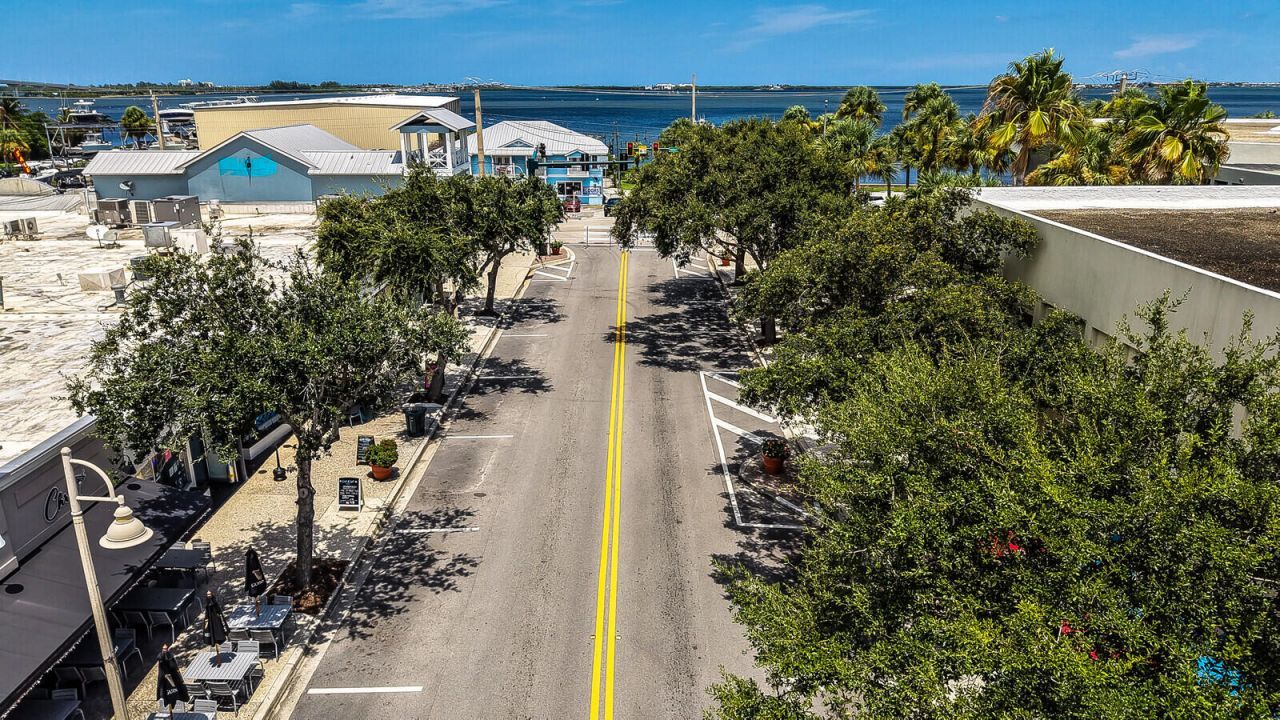 1870 NE Victorian Lane, Jensen Beach, FL 34957 Photo