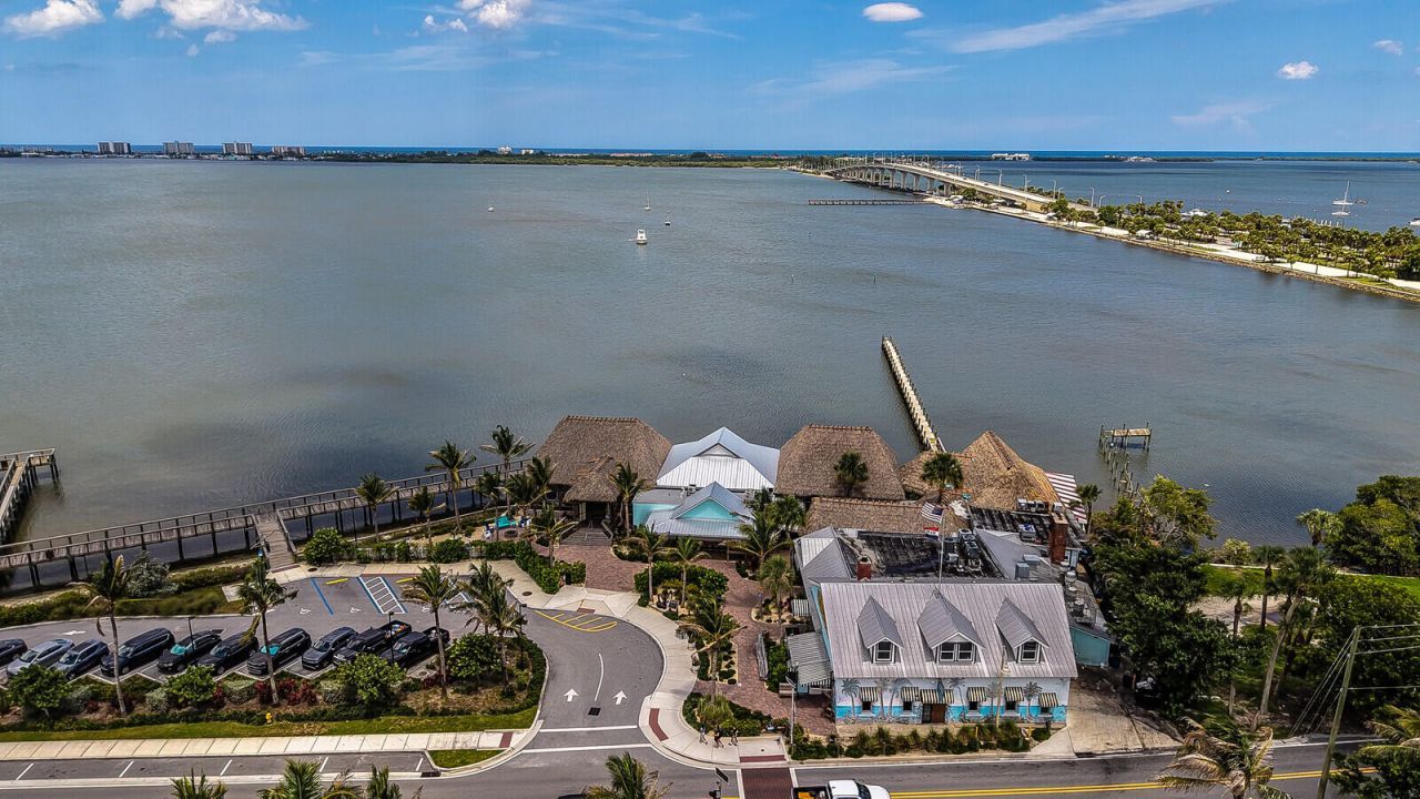 1870 NE Victorian Lane, Jensen Beach, FL 34957 Photo