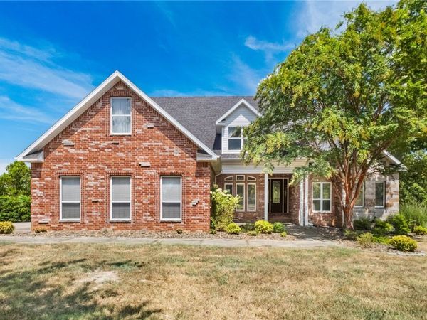 14200 South Mountain Road, Lowell, AR 72745