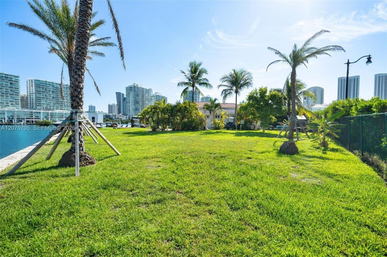 333 Atlantic Ave , Sunny Isles Beach, FL 33160 Photo