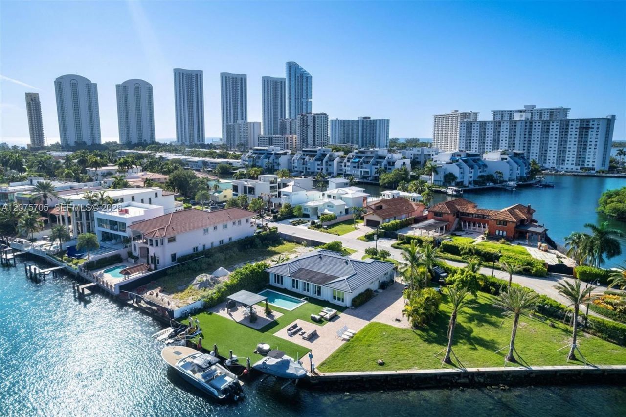 333 Atlantic Ave , Sunny Isles Beach, FL 33160 Photo