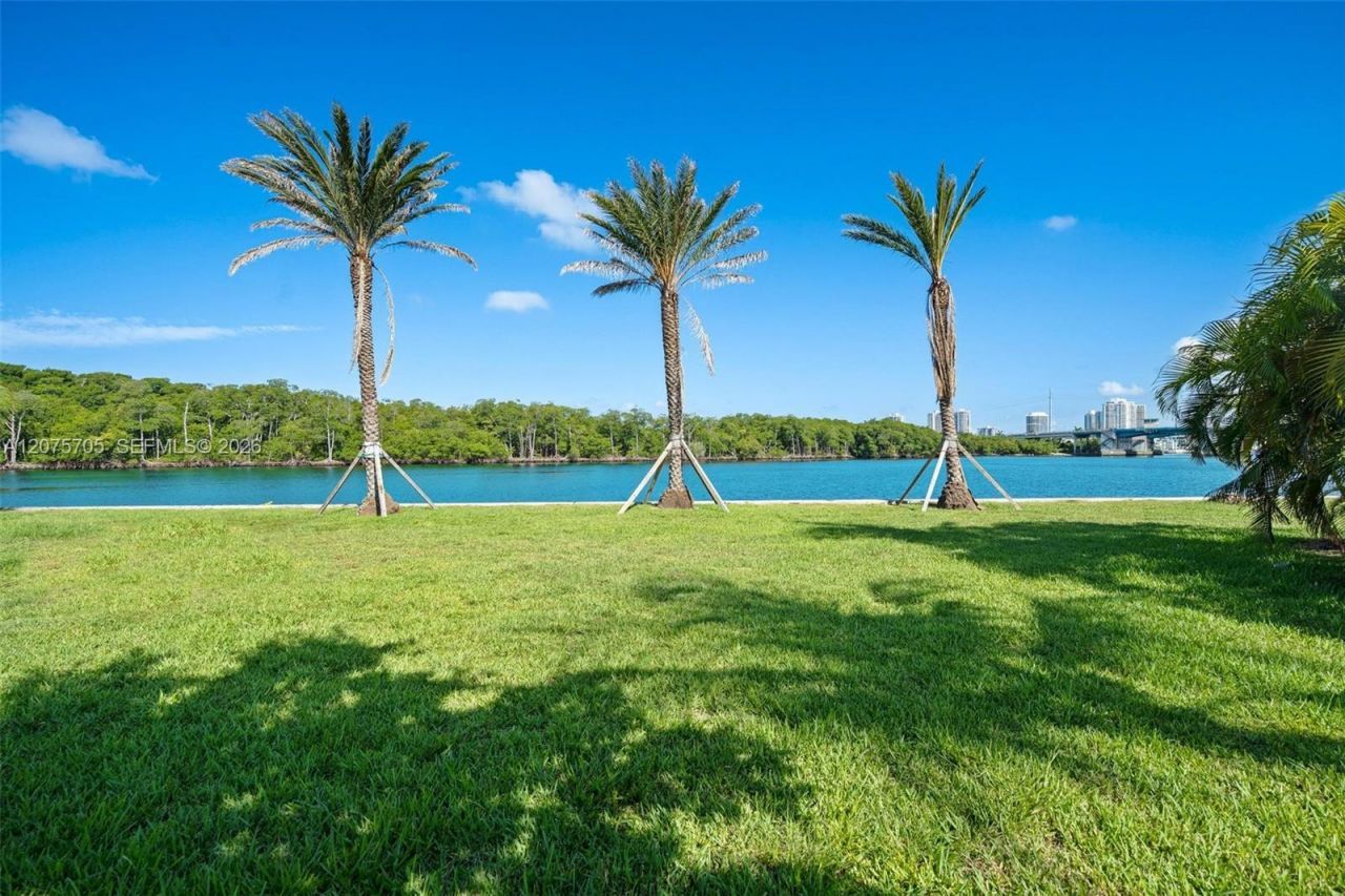 333 Atlantic Ave , Sunny Isles Beach, FL 33160 Photo