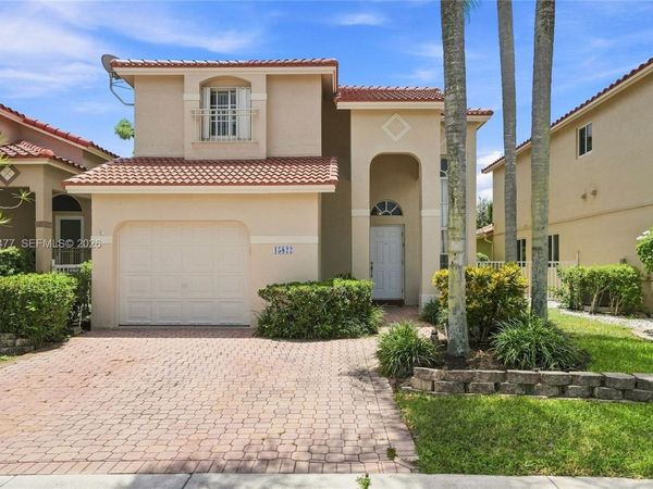 15822 SW 16th Ct , Pembroke Pines, FL 33027