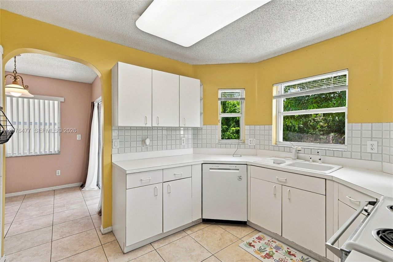 15822 SW 16th Ct , Pembroke Pines, FL 33027 Photo