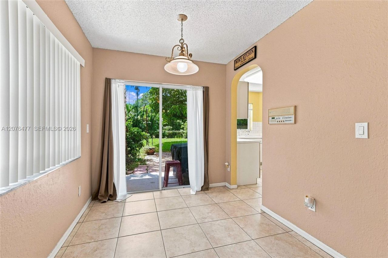 15822 SW 16th Ct , Pembroke Pines, FL 33027 Photo