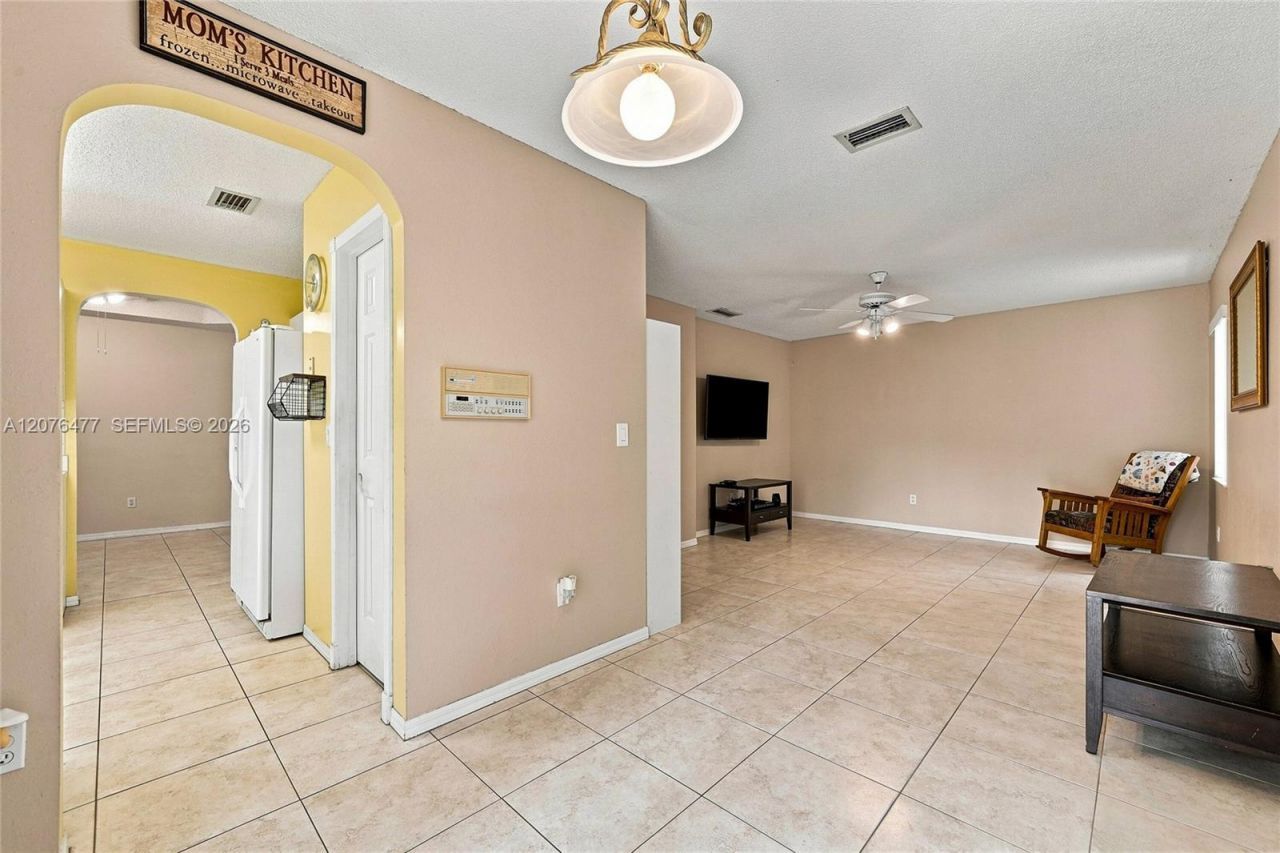15822 SW 16th Ct , Pembroke Pines, FL 33027 Photo