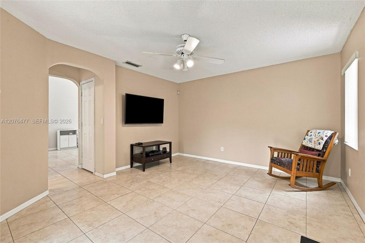 15822 SW 16th Ct , Pembroke Pines, FL 33027 Photo