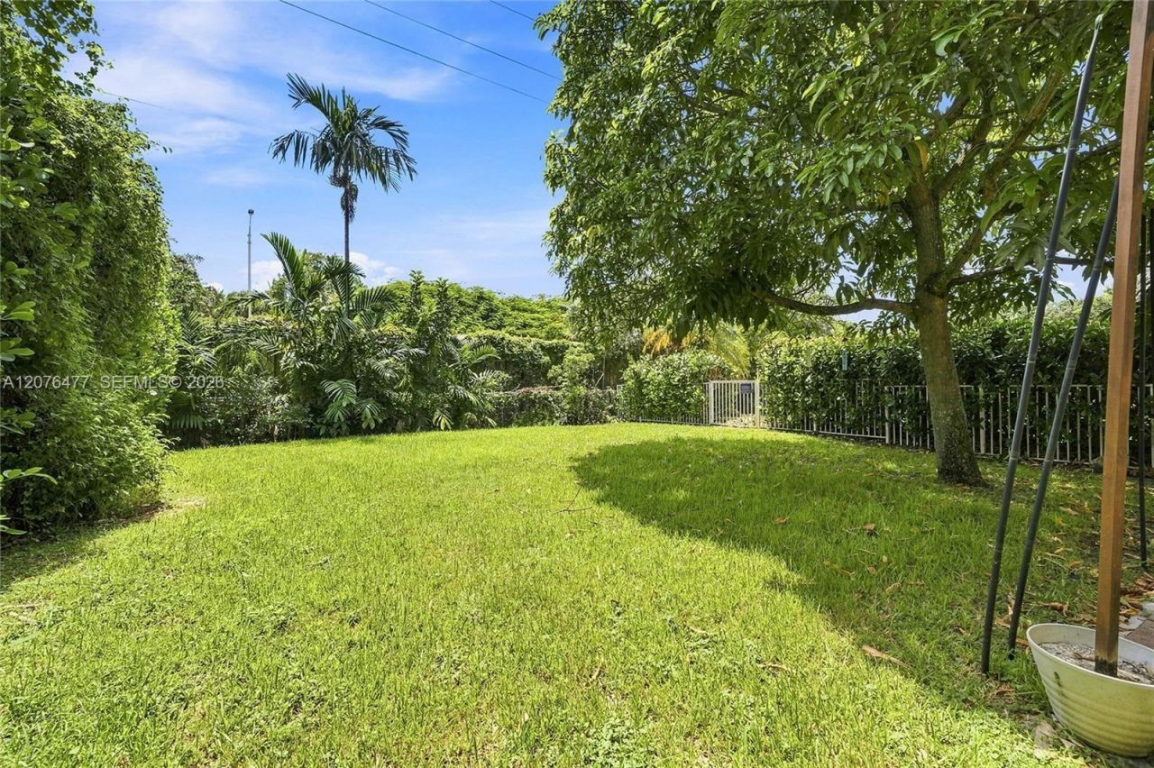 15822 SW 16th Ct , Pembroke Pines, FL 33027 Photo