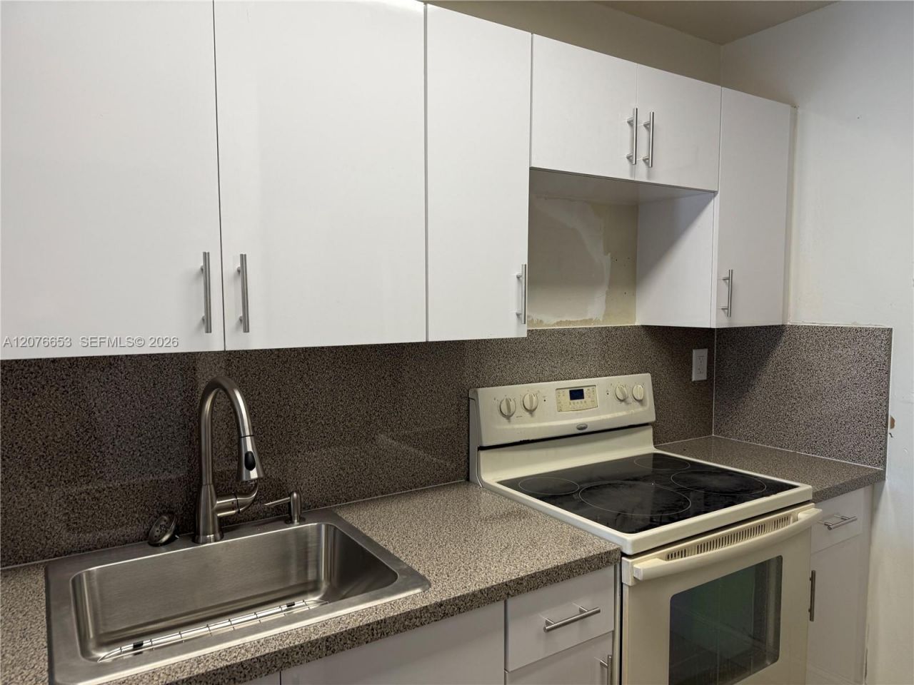 6055 W 19th Ave , Unit 311, Hialeah, FL 33012 Photo