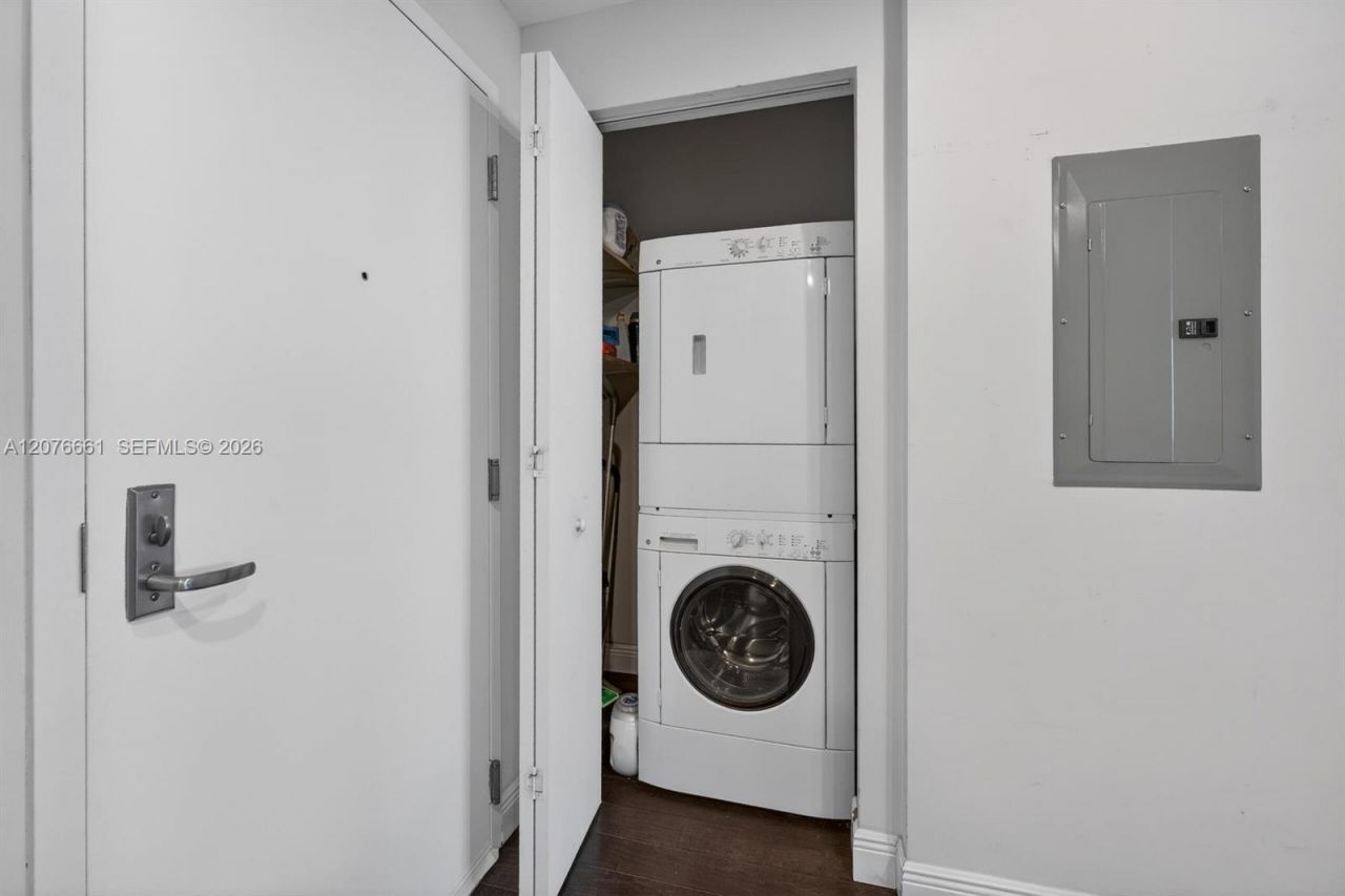 7901 Hispanola Ave , Unit 807, North Bay Village, FL 33141 Photo