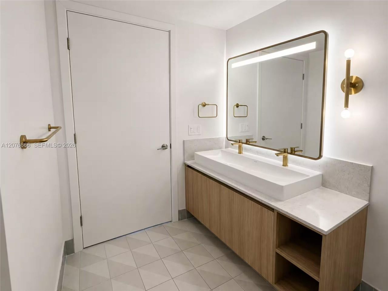 159 NE 6th St , Unit 3504, Miami, FL 33132 Photo