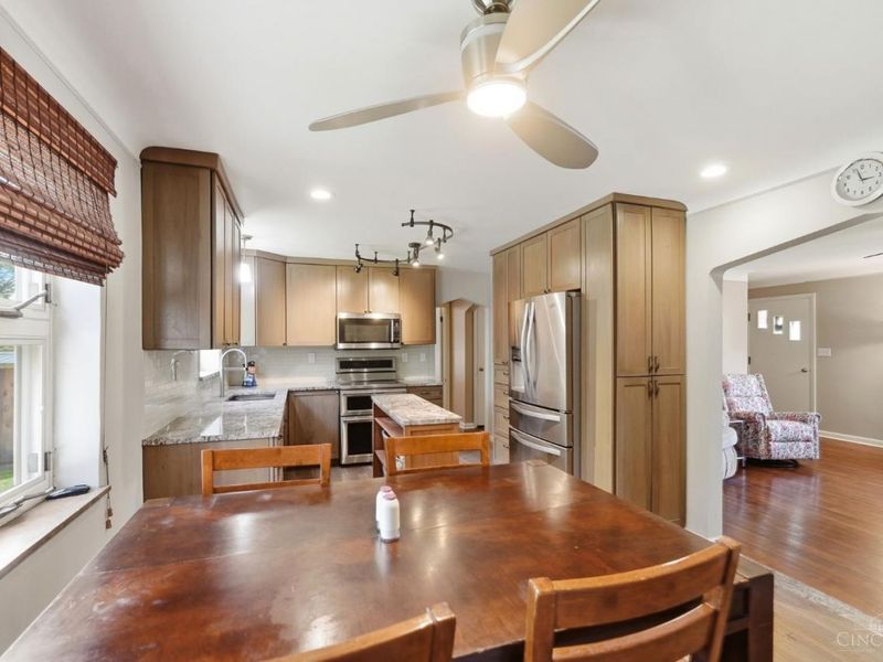 5585 Springdale Road, Colerain Township, OH 45251 Photo 12
