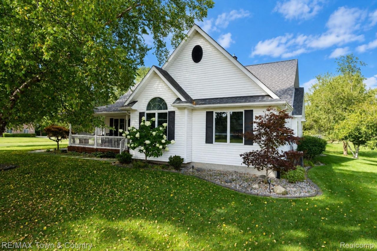 2315 Pebble Creek Drive, Flint Township, Mi 48433 Main Photo