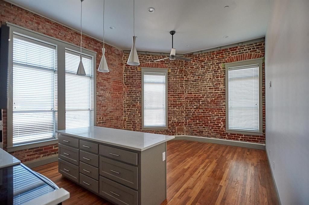 200 W Brown Street, Ennis, TX 75119 Main Photo