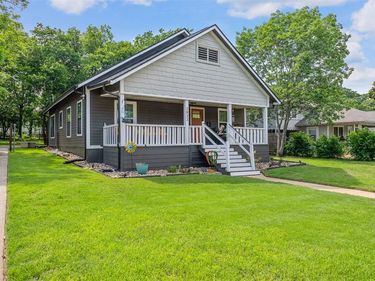 2832 Forest Avenue, Fort Worth, TX 76112