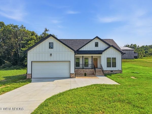 1741 Old Highway 52 , Lafayette, TN 37083