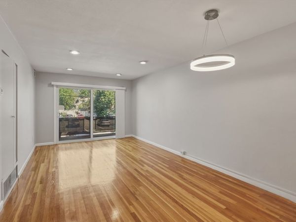800 Hyde Park Ave, Unit 15, Boston, MA 02136