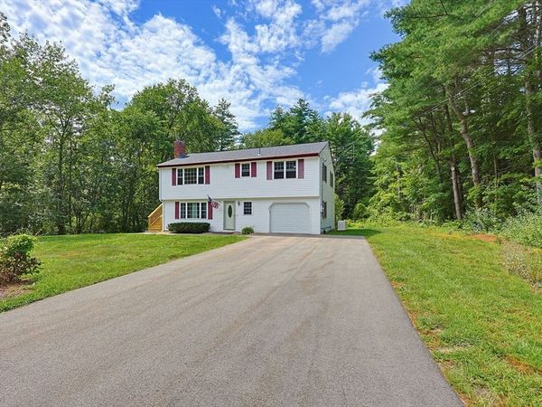 64 Park Street, Pepperell, MA 01463