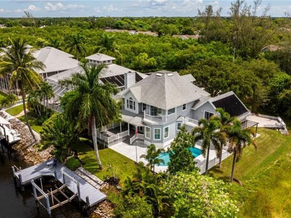 1495 Gordon River LN, NAPLES, FL 34104