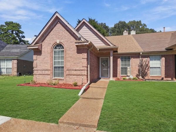 9256 GROVE MANOR DR, Memphis, TN 38016