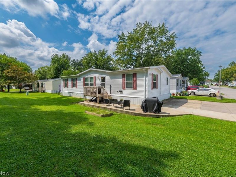 431 Westwoods, Amherst, OH 44001 Photo 4