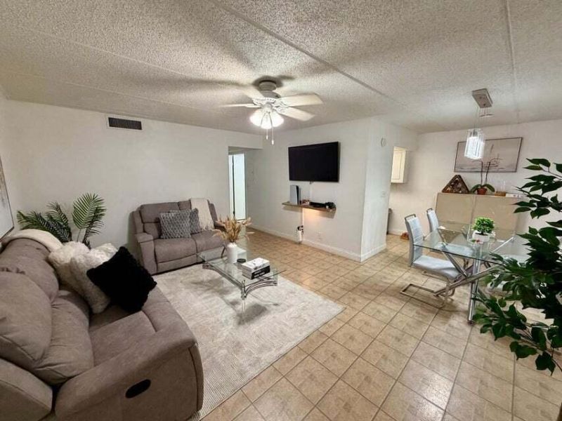 2000 Springdale Boulevard, Unit 102, Palm Springs, FL 33461 Photo