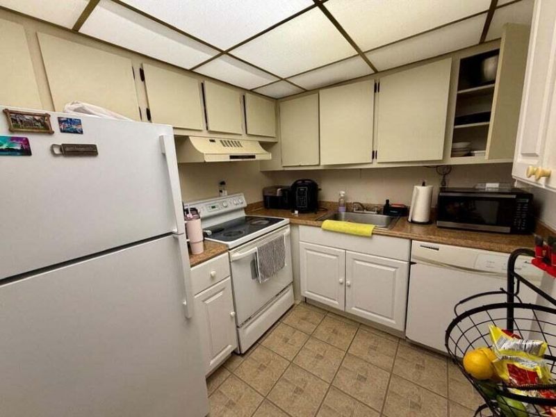 2000 Springdale Boulevard, Unit 102, Palm Springs, FL 33461 Photo