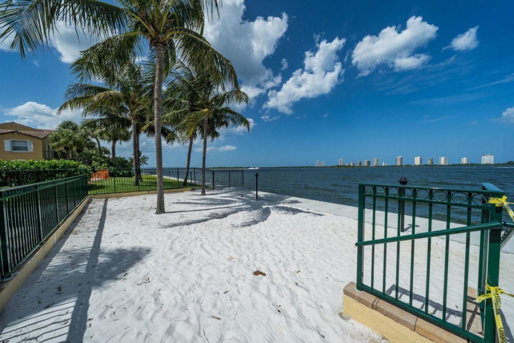 1035 Lake Shore Drive, Unit 103, Lake Park, FL 33403 Photo