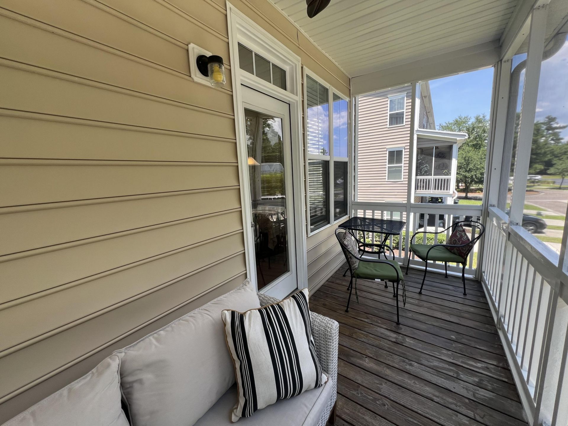 1542 Bluewater Way Photo 5