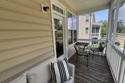1542 Bluewater Way photo 4