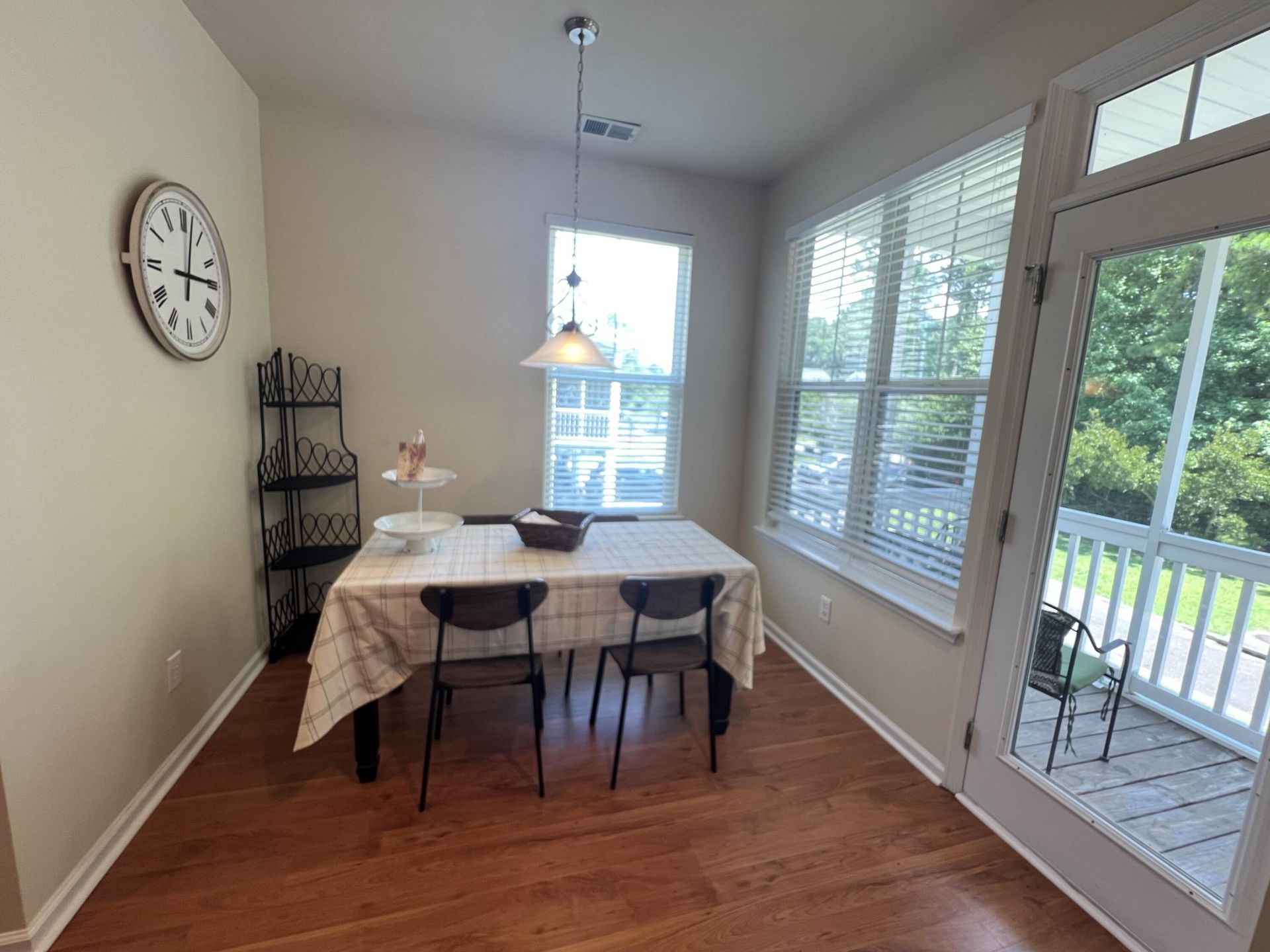 1542 Bluewater Way Photo 8