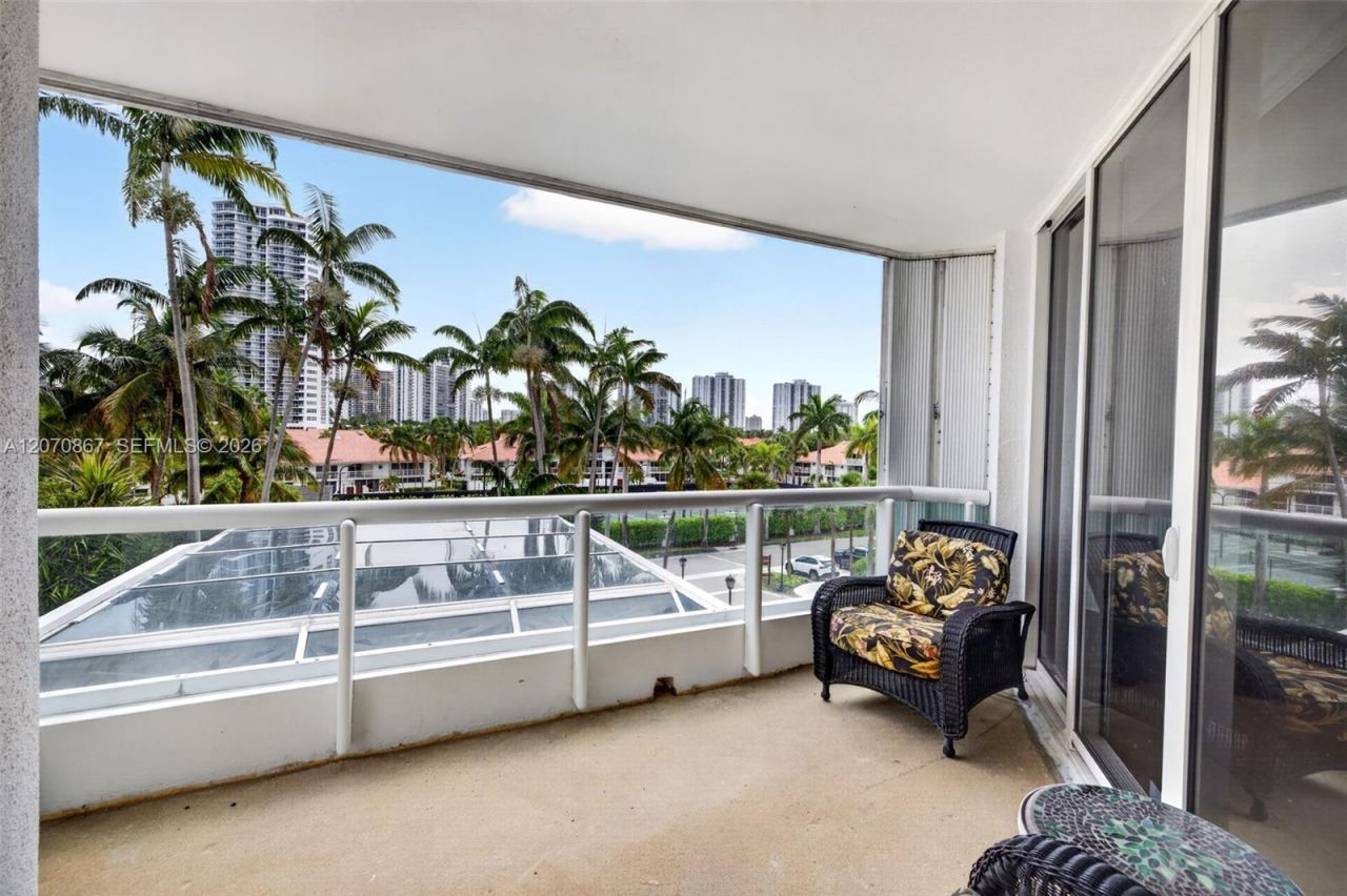 21050 Point Pl , Unit 403, Aventura, FL 33180 Photo