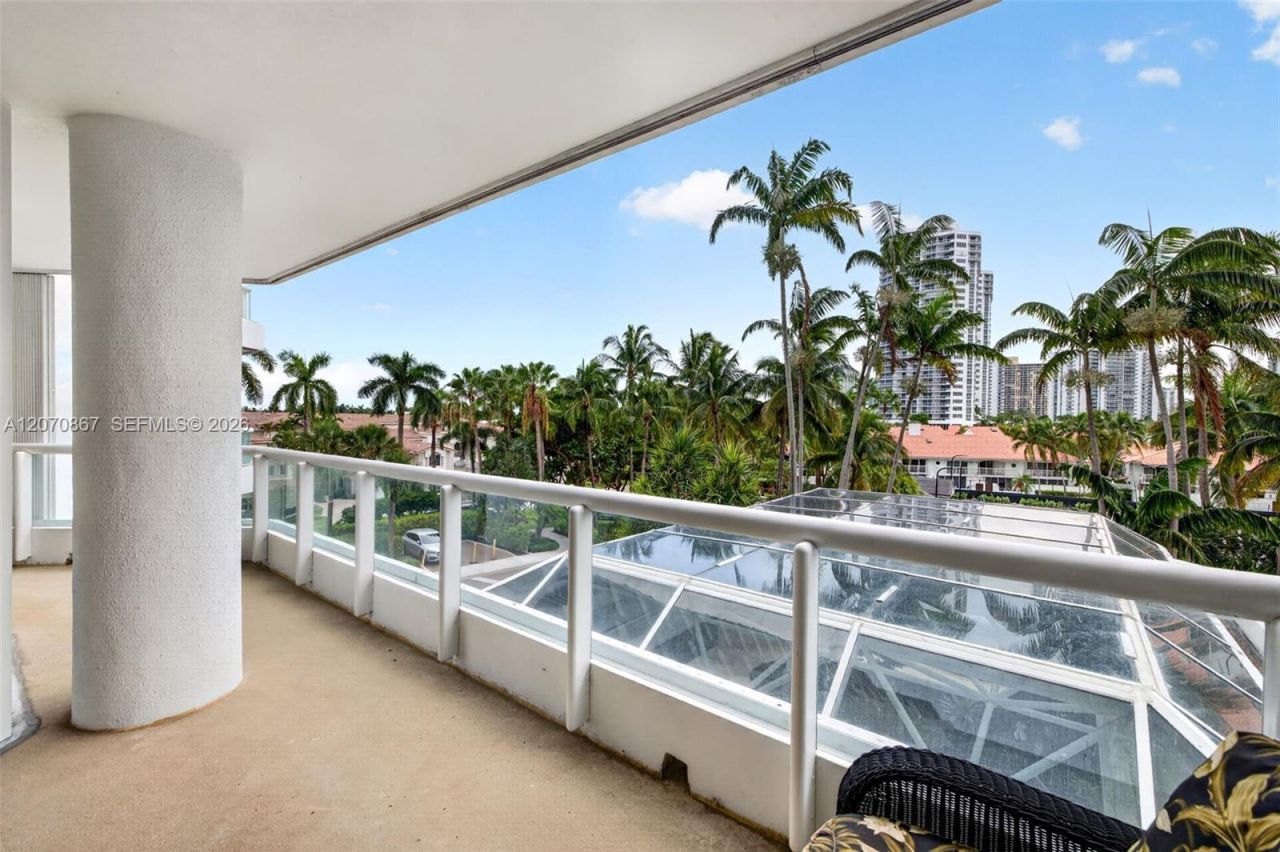 21050 Point Pl , Unit 403, Aventura, FL 33180 Photo