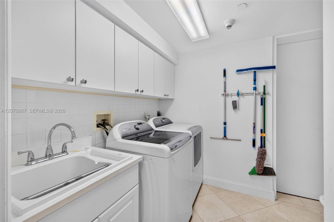 21050 Point Pl , Unit 403, Aventura, FL 33180 Photo