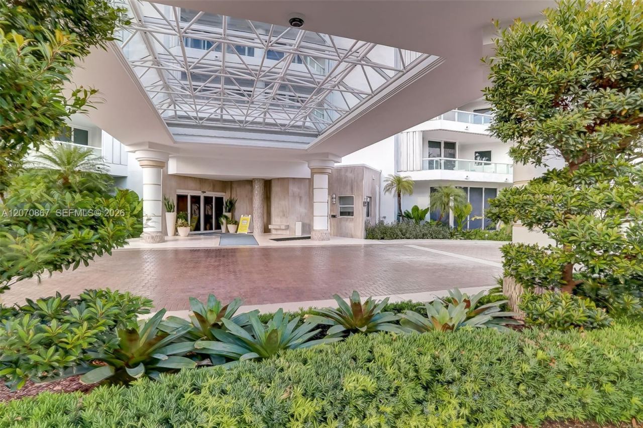 21050 Point Pl , Unit 403, Aventura, FL 33180 Photo