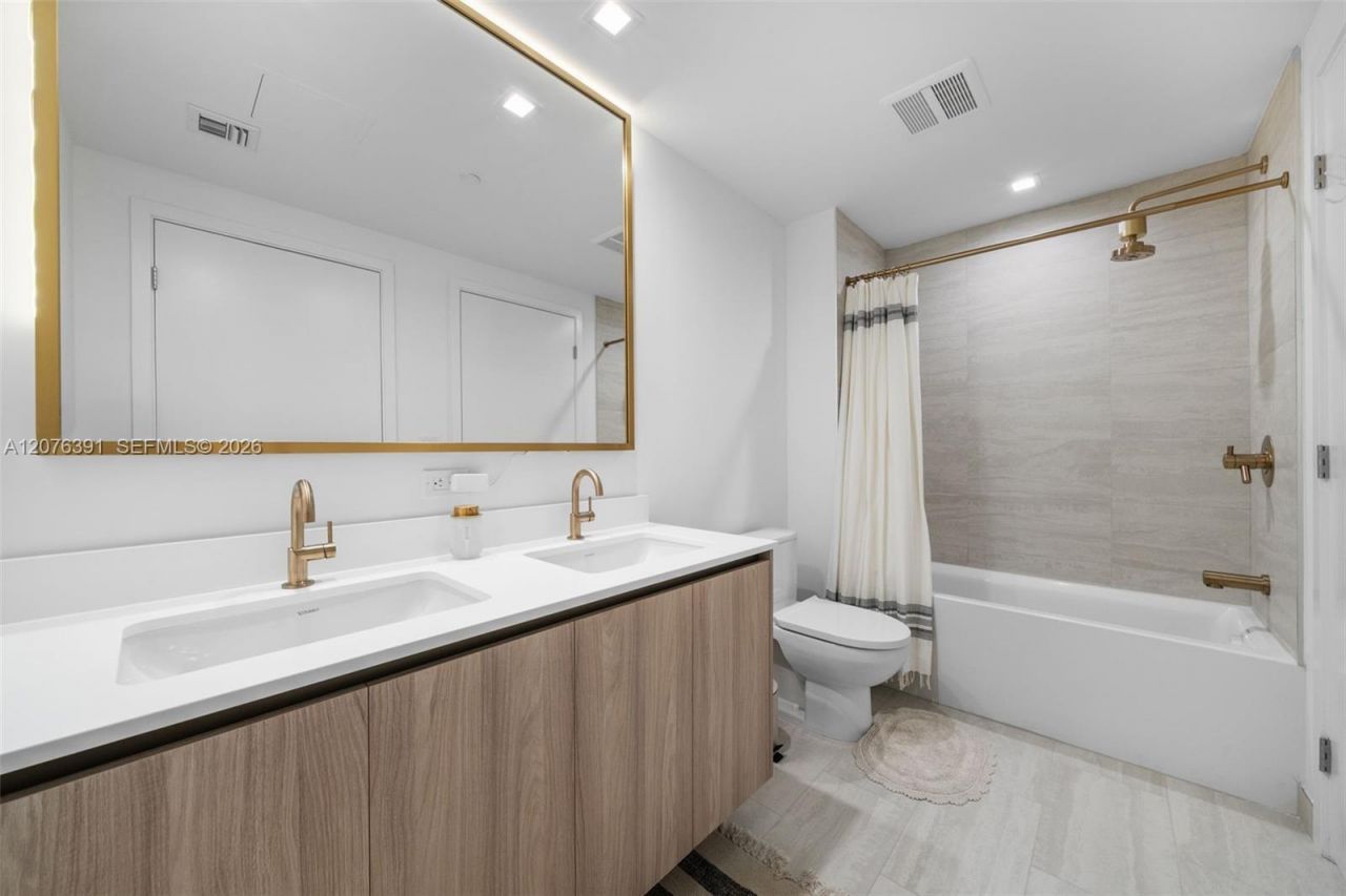 77 SE 5th St, Unit 2805, Miami, FL 33131 Photo