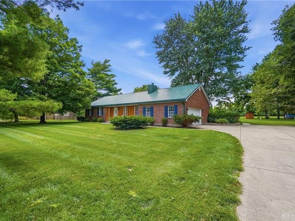 1428 E Social Row Road, Washington TWP, OH 45458