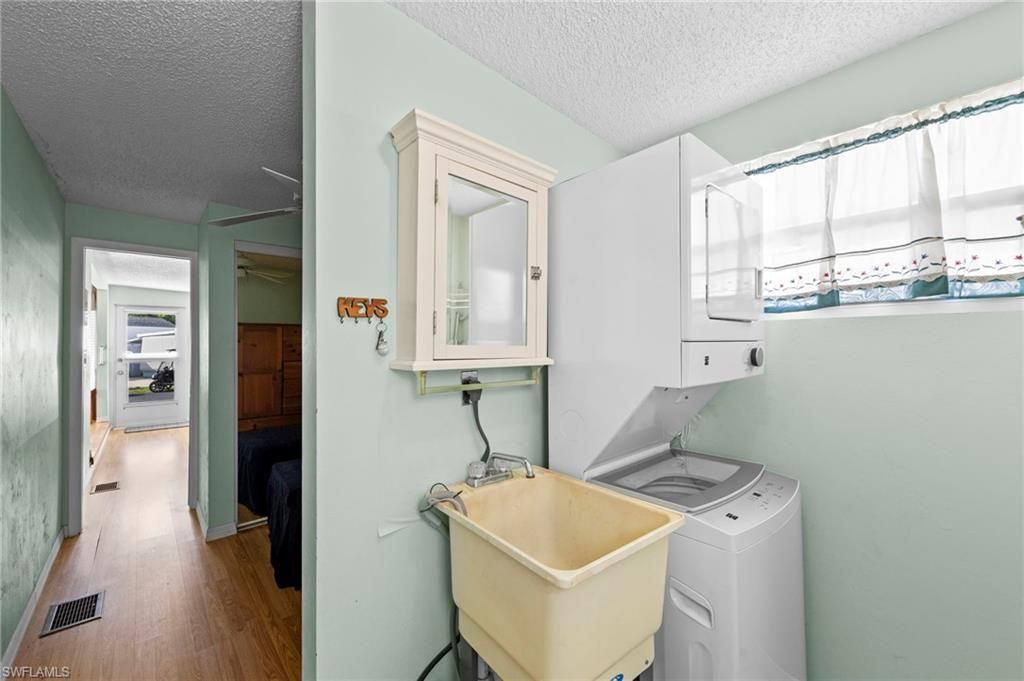 8547 Firwood Dr, Estero, FL 33928 Photo