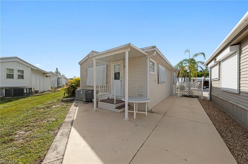 8547 Firwood Dr, Estero, FL 33928 Photo