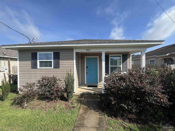 8921 Camshire Cir, Pensacola, FL 32507